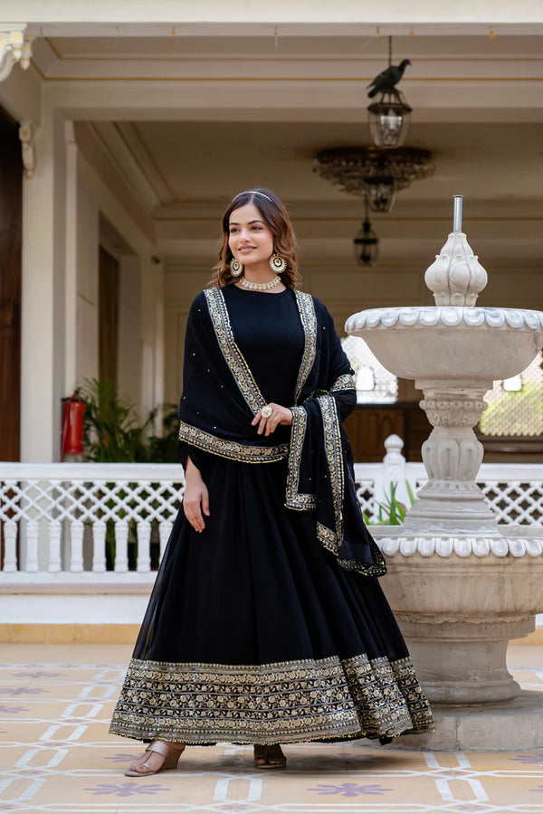 BLACK BLOOMING EMBROIDERED GOWN WITH DUPATTA