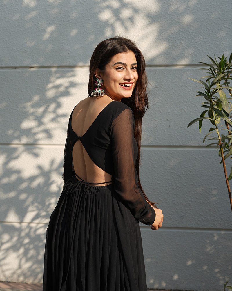 Khushi Verma in Black Colour Backless Anarkali Three Piece Suit DesignStylesClothes Khushi Verma in Black Colour Backless Anarkali Three Piece Suit DesignStylesClothes